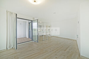 Wohnzimmer mit Südloggia