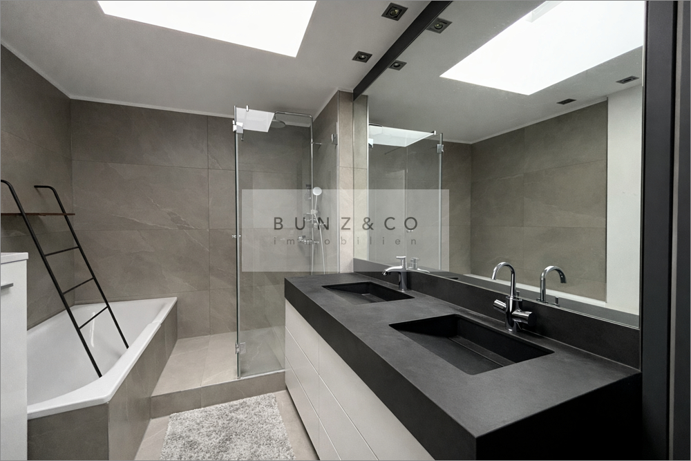 Modernes Badezimmer
