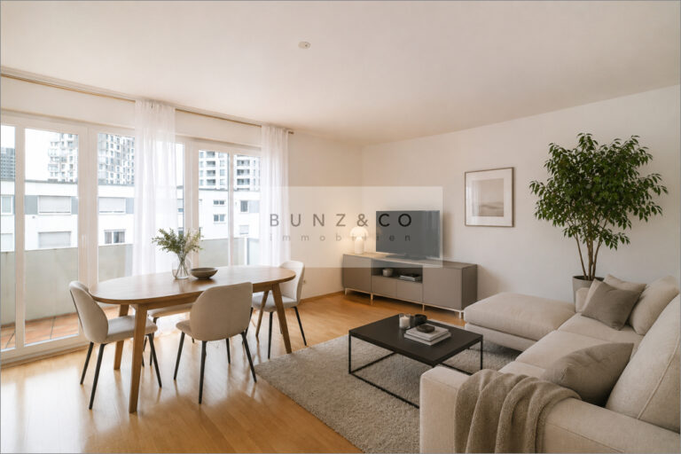Wohn- und Esszimmer möbliert