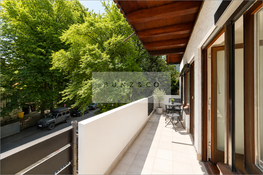 großer Südbalkon