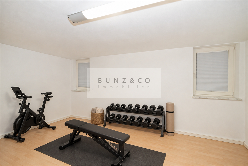 Hobby-/Fitnessraum (möbliert teilw. mit KI)